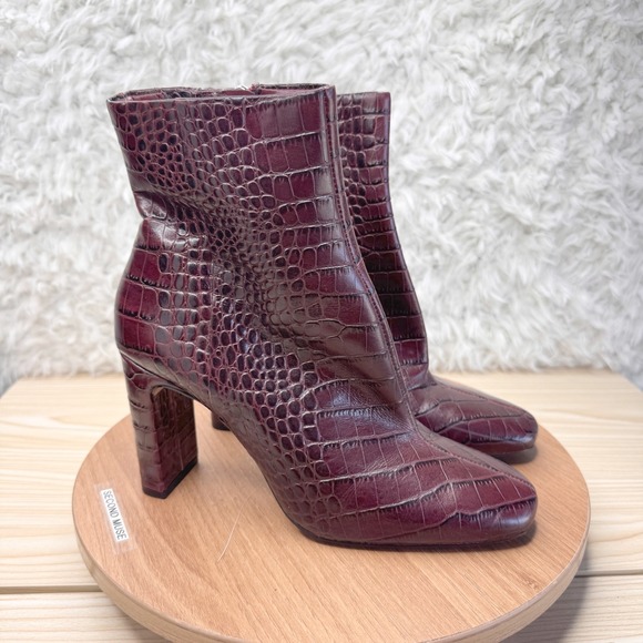 ALDO Womens Booties Maroon Croc Embossed Heeled Ankle Boots Square Toe Size 7.5 - Picture 1 of 8